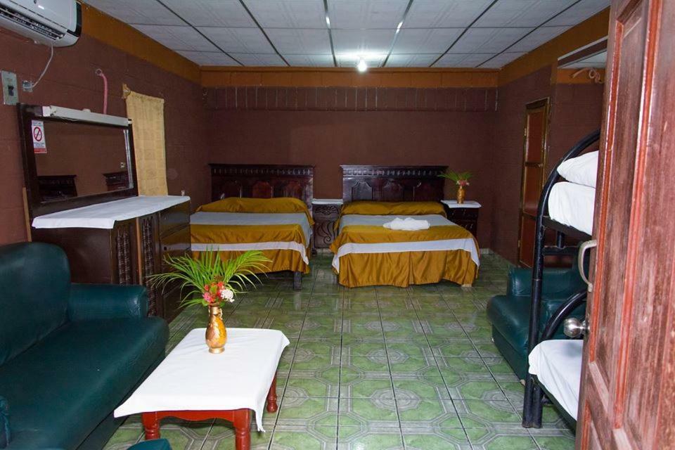Hotel Leones Marinos San Miguel Exterior foto